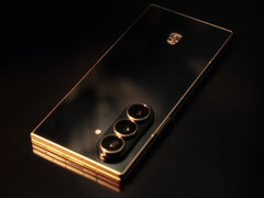 三星 W26 有丹曦红和深邃黑两种颜色,如图所示。(图片来源:三星)