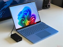 一位来自 Windows 世界的知名泄密者透露了微软计划于 2025 年推出的 Surface 产品系列的一些关键细节。(图片来源:Notebookcheck)。