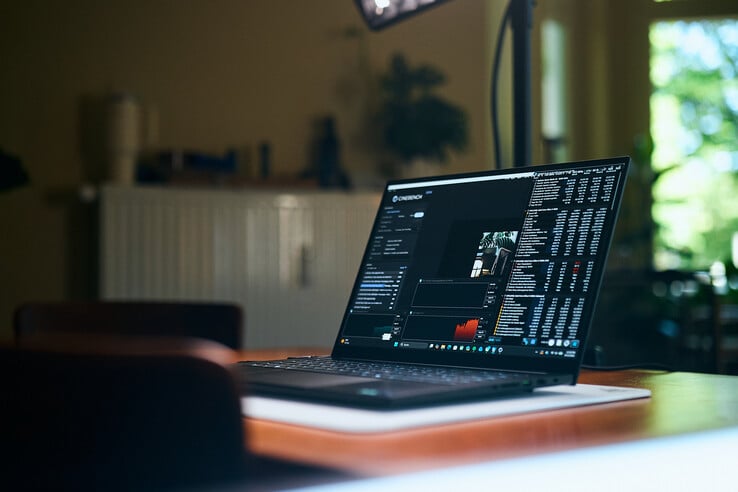 对“Panther Lake”的实战测试：Razer Blade 16 运行 Cinebench 2024