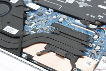 风扇脉动保持在最低水平,在运行大多数日常浏览负载时几乎感觉不到风扇脉动