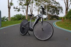 Phosgo Go 5 Ultra 电动自行车采用跨骑式车架