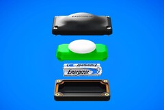 时间胶囊使用 AAA 电池为Apple AirTag 供电。(图片来源：Elevation Lab）