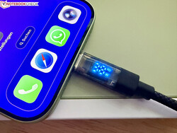 在测试中，iPhone 17 的充电功率高达 38 瓦。