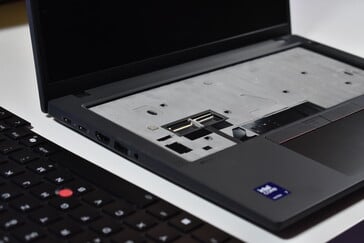 联想 ThinkPad T14 第 6 代：用户可拆卸键盘