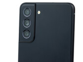 三星Galaxy S21 FE 5G评论。粉丝版智能手机进入下一回合