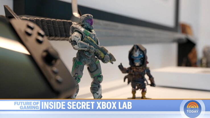 在接受 NBC Today 采访时，Xbox 实验室中展示的 Xbox 掌机（图片来源：截图，NBC Today）
