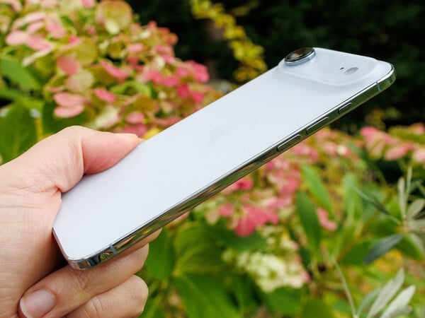 iPhone Air 预计将推出后续机型。