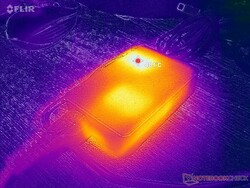 运行高负荷时,交流适配器的温度可达 48 C 以上