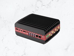 SolidRun Bedrock RAI300 mini PC 采用 12 核 AMD Ryzen AI 9 HX 370 APU，内存容量高达 128 GB。(图片来源：Bedrock）