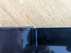 芳纶外壳与无外壳相比，体积极小