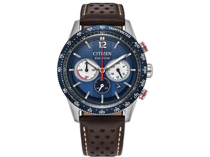 Citizen Chrono Racing CA4716-09L 腕表,配有银色调不锈钢表壳、蓝色测速表圈、深蓝色计时表盘(带三个小表盘)、红色点缀,以及镂空棕色皮革表带。