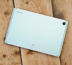 三星Galaxy Tab S9 FE。(图片来源：John Mundy/Tech Advisor）