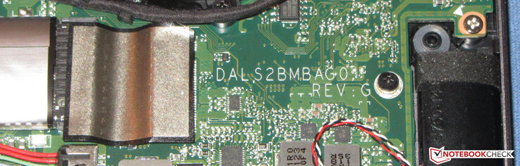 可以安装第二个NVMe SSD（M.2-2242）。