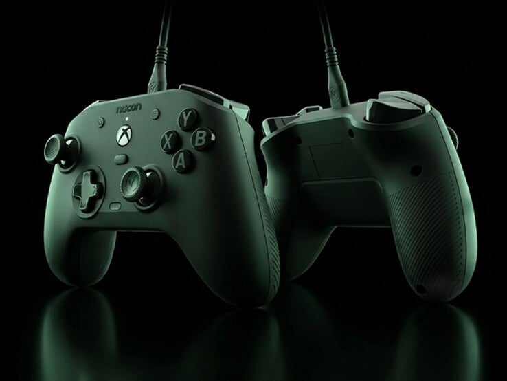 Nacon Revo X 控制器售价 39.90 欧元，是一款带有霍尔效应摇杆的 Xbox 控制器。