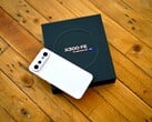 Vivo X300 FE 不仅性能强劲,摄像头画质也十分出色,而售价却远低于 1,000 欧元。