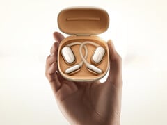 OpenWear Stereo Pro 在欧盟的售价为 149.99 欧元。图：开放式耳塞的宣传图片。(图片来源：小米）