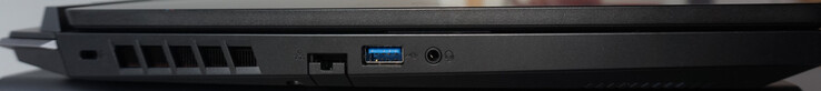 左侧端口：Kensington锁，LAN（1 Gbit/s），USB-A（5 Gbit/s），耳机