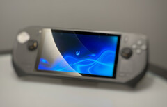 ZOTAC ZONE 融合了 ROG Ally 和 Steam Deck 的设计。(图片来源:Andreas Schilling)