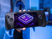 Predator Atlas 7 最高可搭载 Arc G3 Extreme 显卡。图为：一张经过编辑的宣传图，展示了这款游戏掌机的正面。
