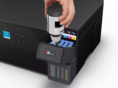 爱普生的新型 EcoTank 打印机（图中为 ET-2950）配备了可重新填充的墨盒。(图片来源：爱普生）