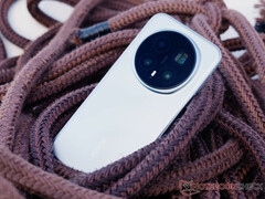 Magic 8 Pro 在马来西亚的起价约为 1113 美元。图：手机背面。(图片来源：Notebookcheck）