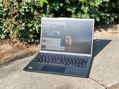 阳光下的联想 ThinkPad P14s 第 6 代 AMD（图片来源：Benjamin Herzig）