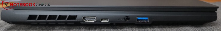 左：HDMI、USB-C 3.0、3.5 毫米耳机、USB-A 3.0
