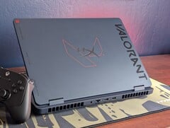 HyperX Omen 16 《Valorant》特别版外观很棒,但深色的表面简直像磁铁一样吸附指纹