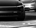 Model Y 上的特斯拉 Robotaxi 共享平台标志（图片来源：@Artsimage/X）