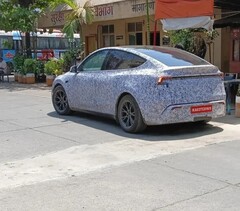 一辆伪装的特斯拉 Model Y 即将在印度上市（图片来源：shameelck on Reddit）