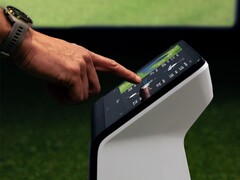 Garmin 的 Approach R50（如图）正在接收 4.80 版软件。(图片来源：Garmin）