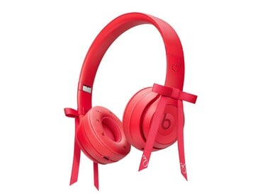 Jennie 特别版 Beats Solo 4。(图片来源：Beats by Dre）