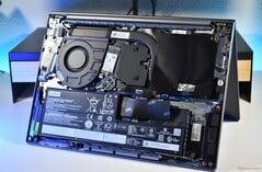 联想 ThinkBook 14 G9 IPL 的内部结构。