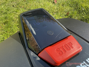 机器人割草机上的控制装置和显示屏