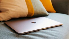 继 iPhone 17 发布之后，彭博社Apple 分析师马克-古尔曼（Mark Gurman）列出了未来几个月我们可以期待看到的 10 款Apple 新产品。(图片来源：Elise Bouet）