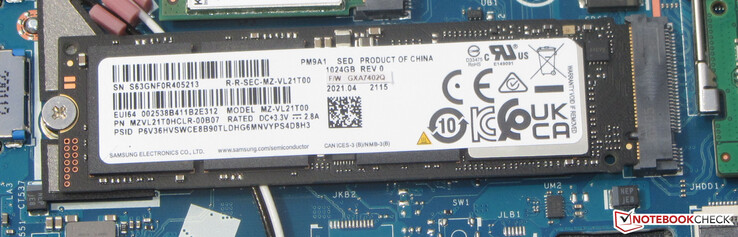 一个PCIe-4 SSD作为系统驱动器。