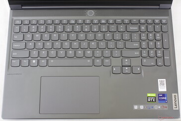 熟悉的每键RGB键盘布局