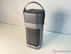 结构紧凑、重量轻并配有提手