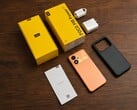Poco M8 Power 包装盒内含物。