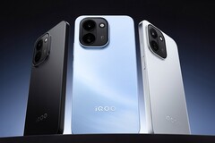 iQoo Z11 有黑色、蓝色和白色三种颜色可供选择