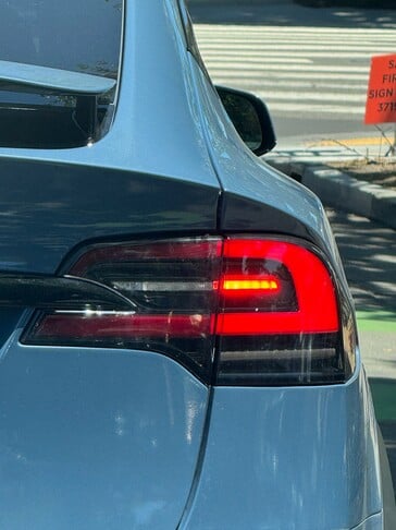 全新蓝色 Model X