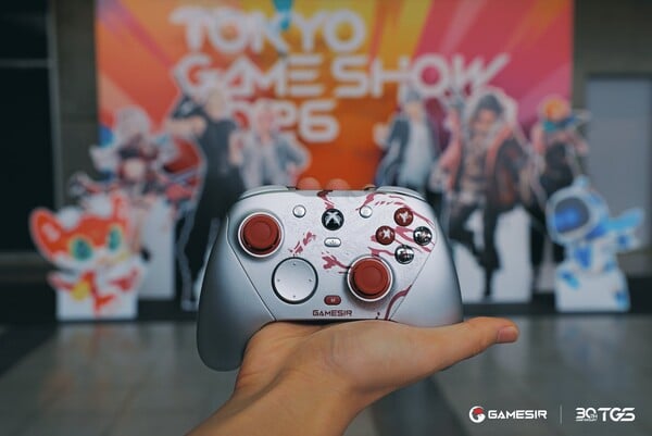 GameSir G7 Pro《如龙》特别版正在2026年东京电玩展上展出。