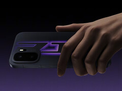 王牌 6 Ultra 将于 2026 年 4 月晚些时候发布。图：展示手机背面的宣传图片。