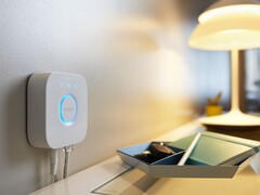 飞利浦 Hue Bridge v3 将取代 Hue Bridge v2（如图）。(图片来源：飞利浦 Hue）