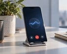 借助“Call for me”功能，Gemini 可在 Pixel 11 上自主处理电话通话。用户可以实时跟进通话内容，并随时接管通话。