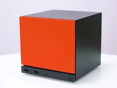 Valve Steam Machine 支持可更换的前面板。