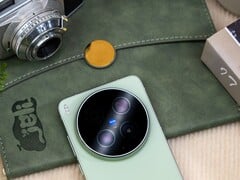据一位爆料人士称,Vivo目前正在评估几款不同的原型机,作为X300 Ultra的继任机型。