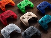 8BitDo 64 蓝牙控制器 Funtastic Editions 包括七种半透明颜色。(图片来源：8BitDo）
