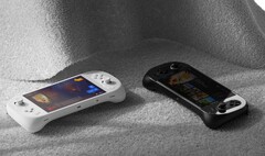 AYANEO GEEK和AYANEO 2手持PC游戏机,配备AMD Ryzen 7 6800U(来源:AYANEO)。