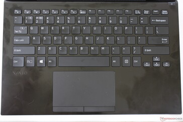 令人讨厌的是，键盘本身没有键盘背光热键。用户必须启动Vaio控制中心来切换背光灯